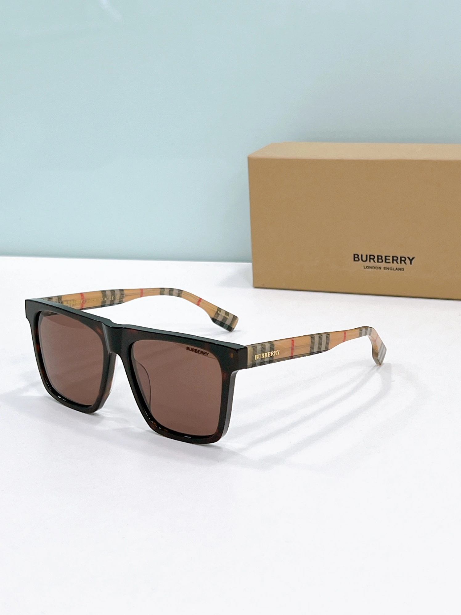 Burberry AAA Quality Sunglasses Bold 2597