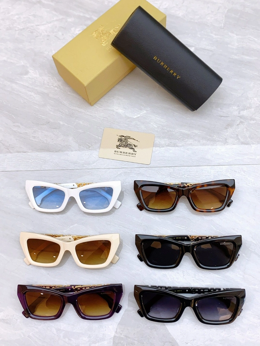 Burberry AAA Quality Sunglasses Bright 7472