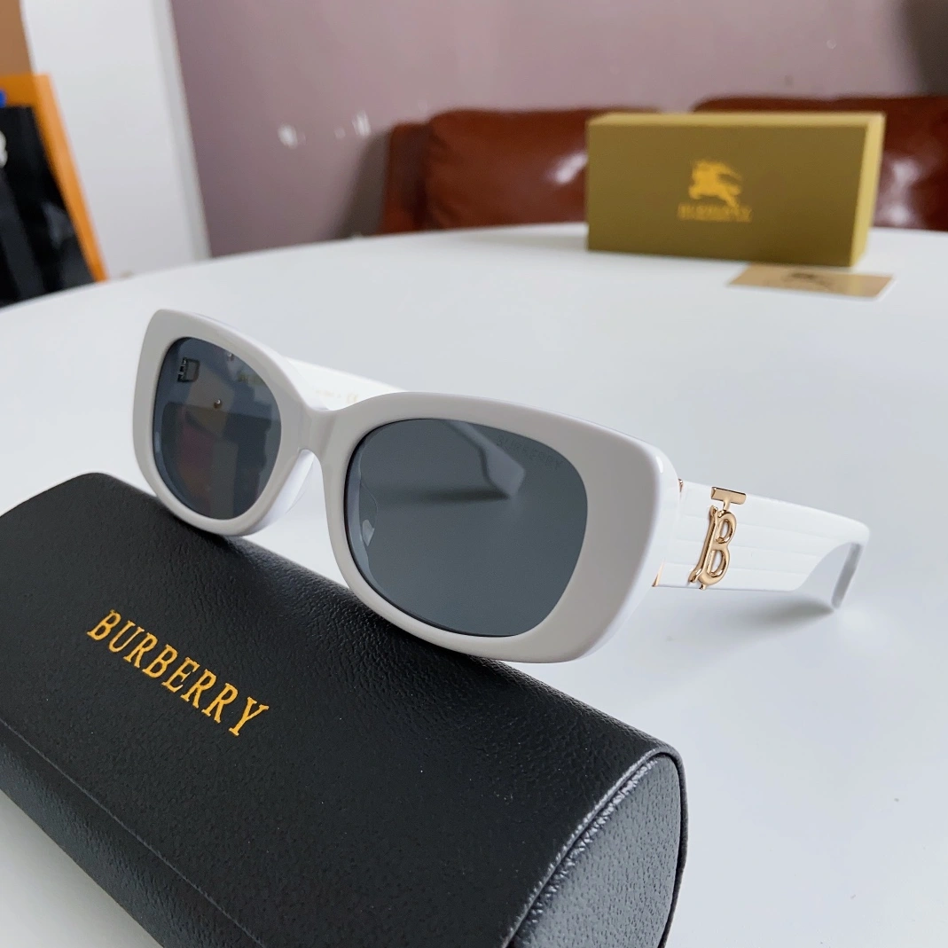 Burberry AAA Quality Sunglasses Classic 9674