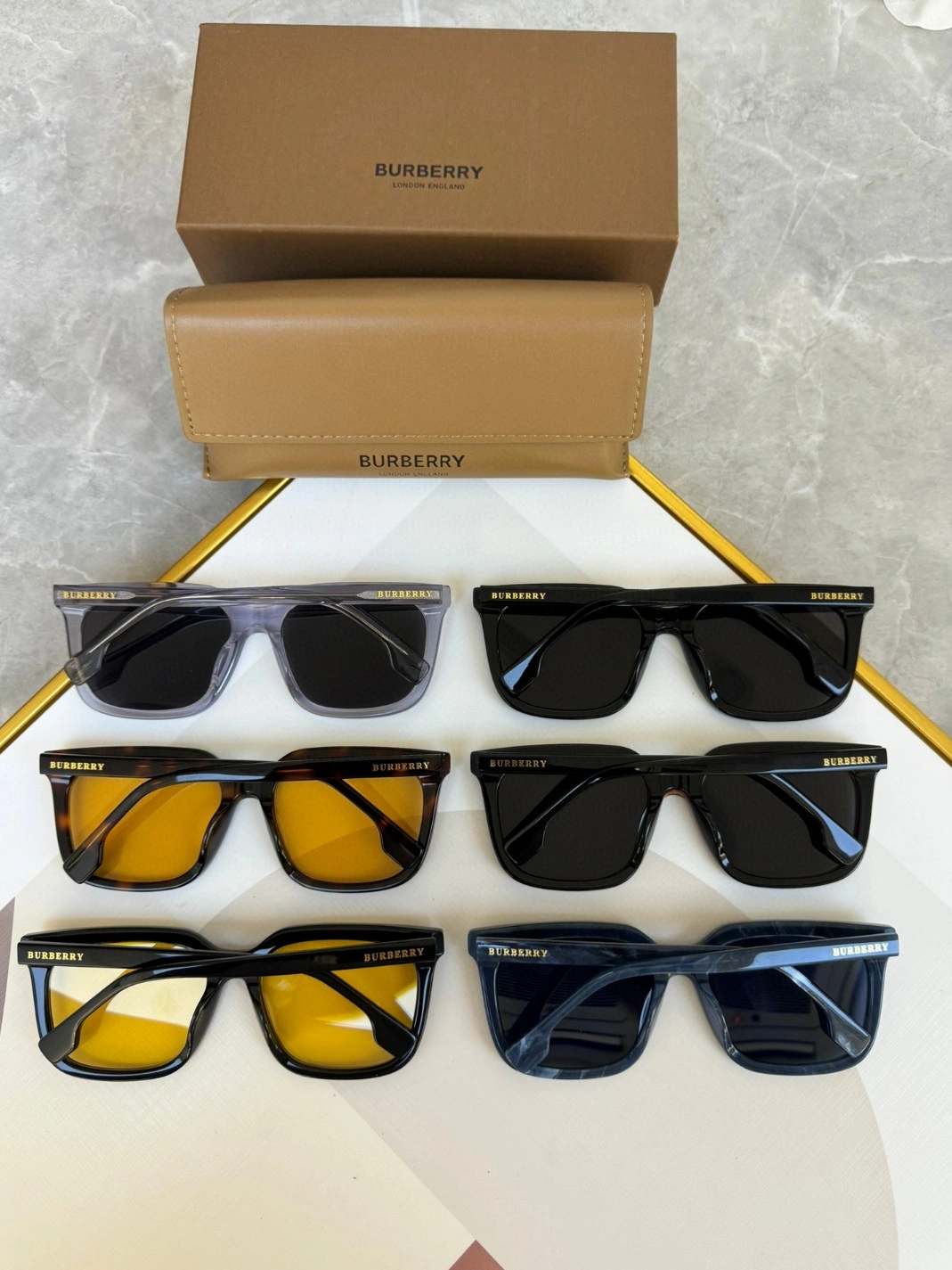 Burberry AAA Quality Sunglasses Compact 6631