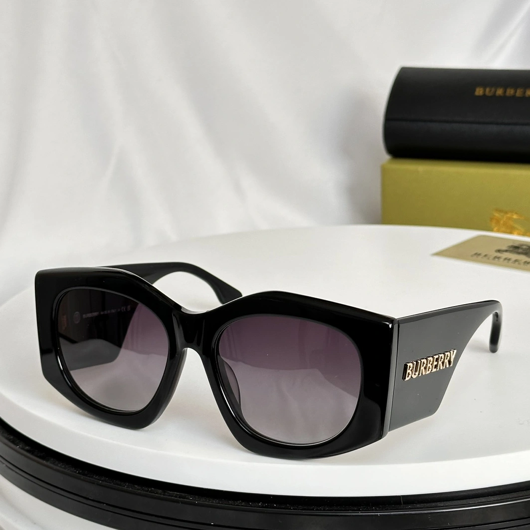 Burberry AAA Quality Sunglasses Compact 9878