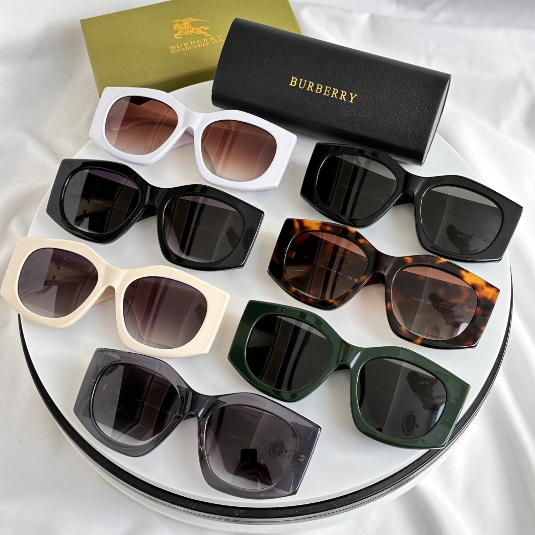 Burberry AAA Quality Sunglasses Compact 9878