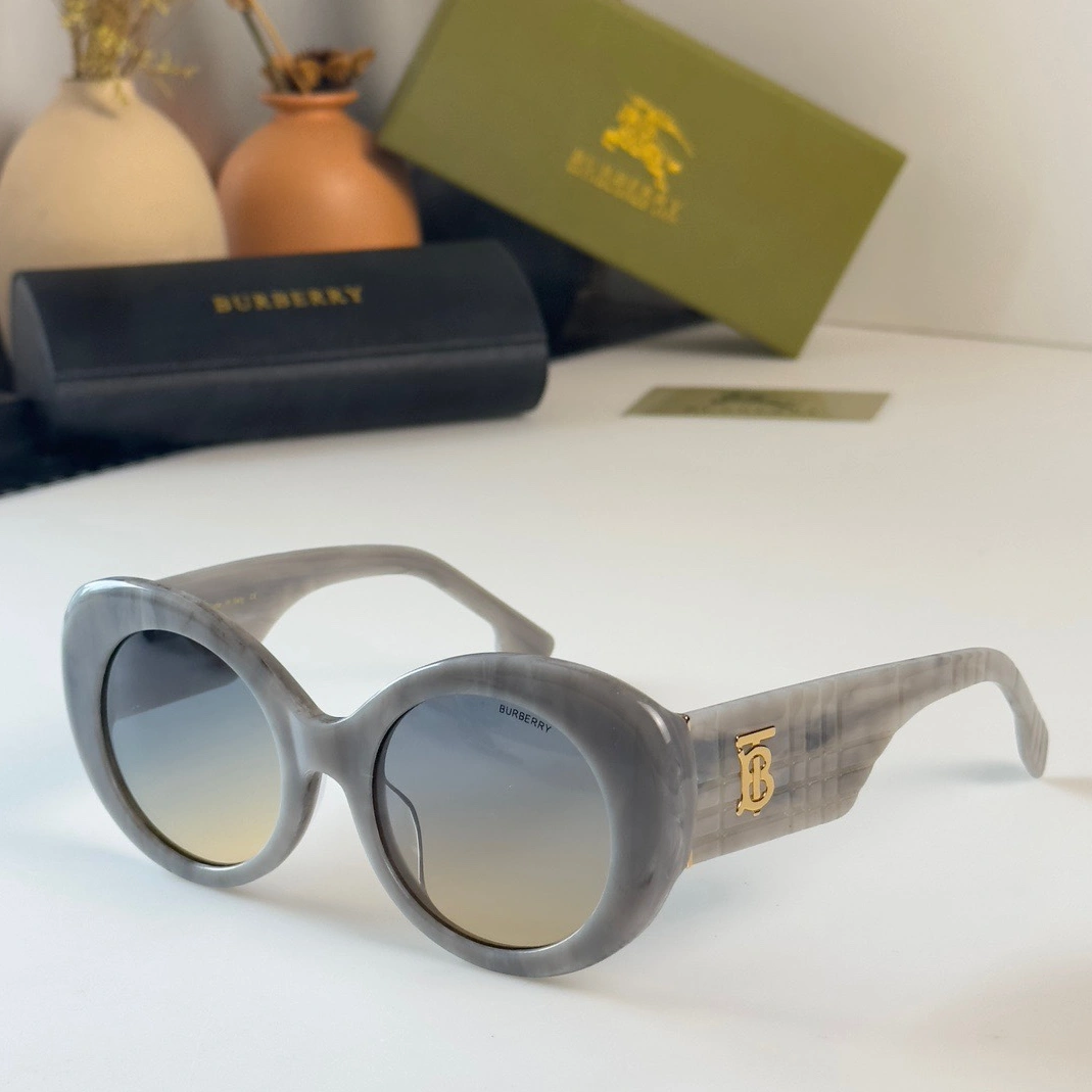 Burberry AAA Quality Sunglasses Durable 1385