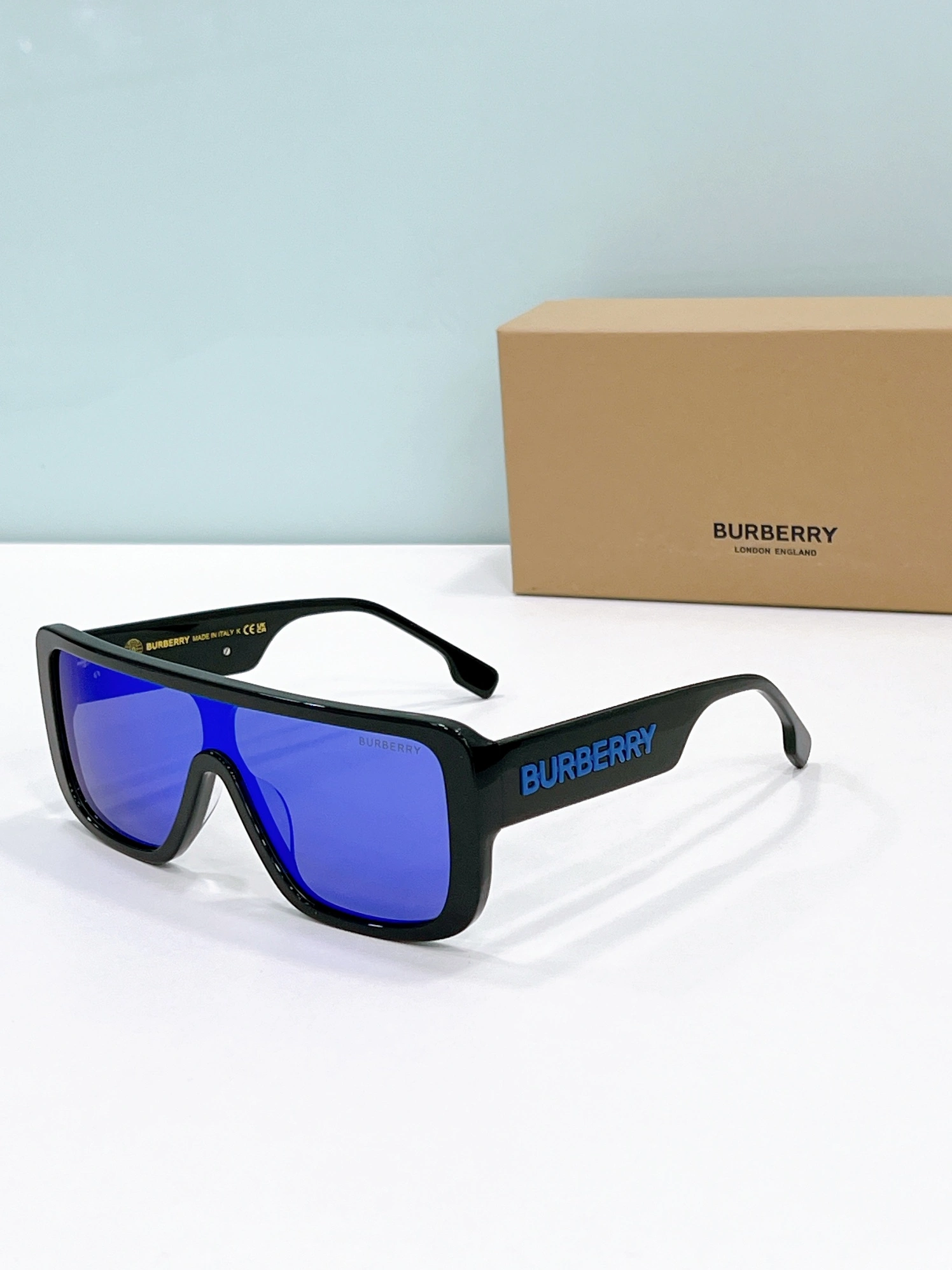 Burberry AAA Quality Sunglasses EyeCatching 2280