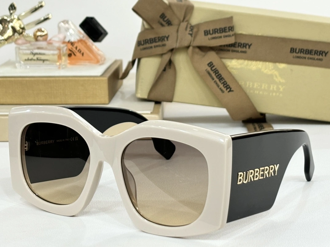 Burberry AAA Quality Sunglasses Flexible 9073