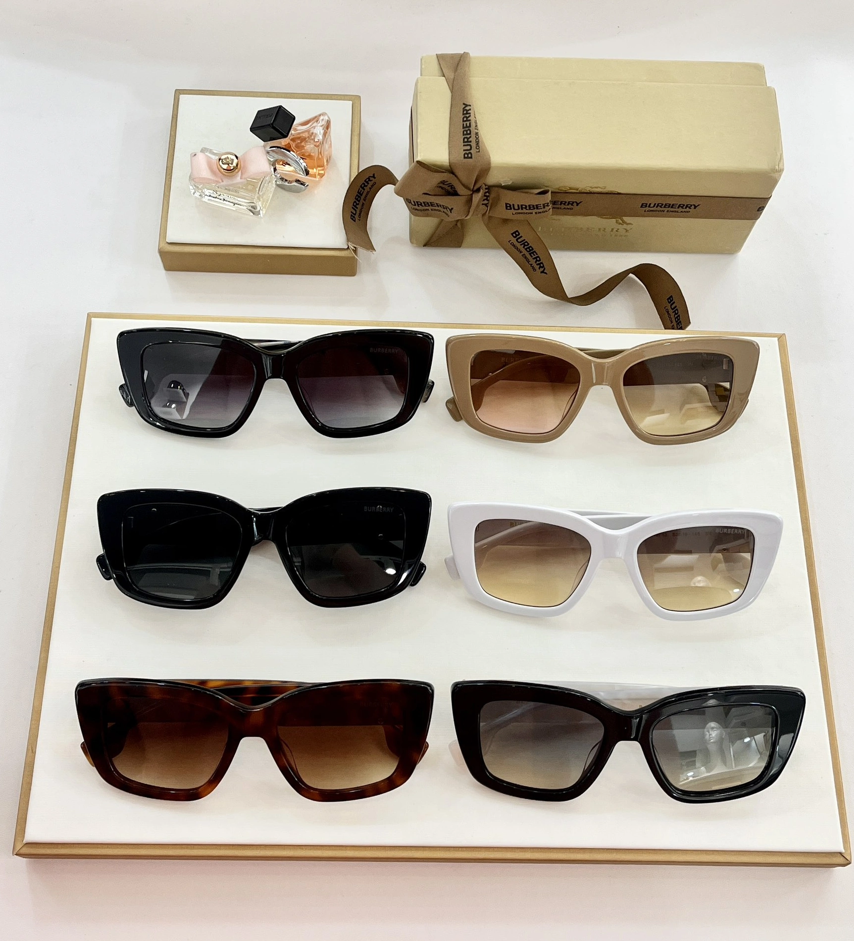 Burberry AAA Quality Sunglasses GoAnywhere 9653
