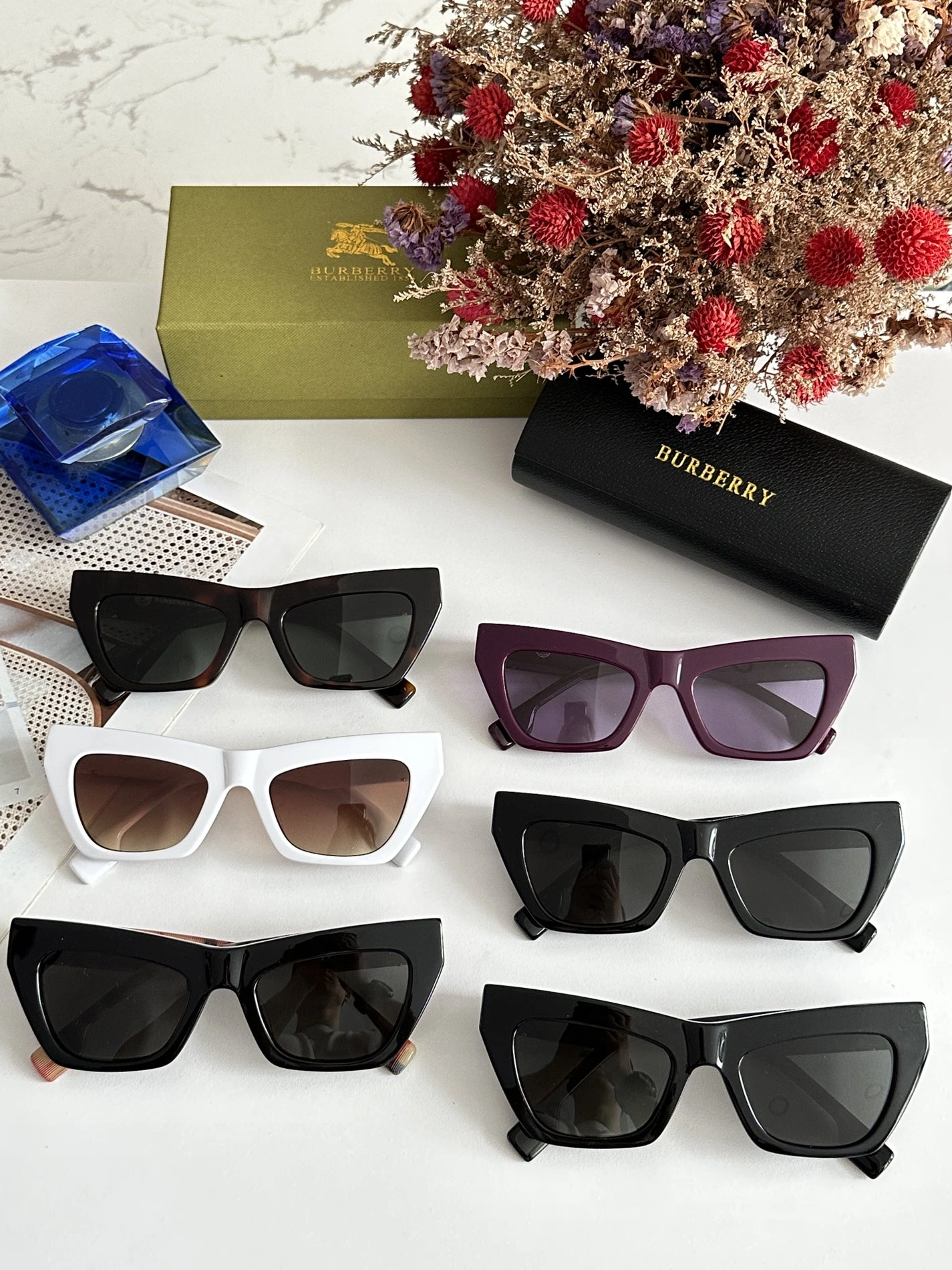 Burberry AAA Quality Sunglasses Lightweight 8813