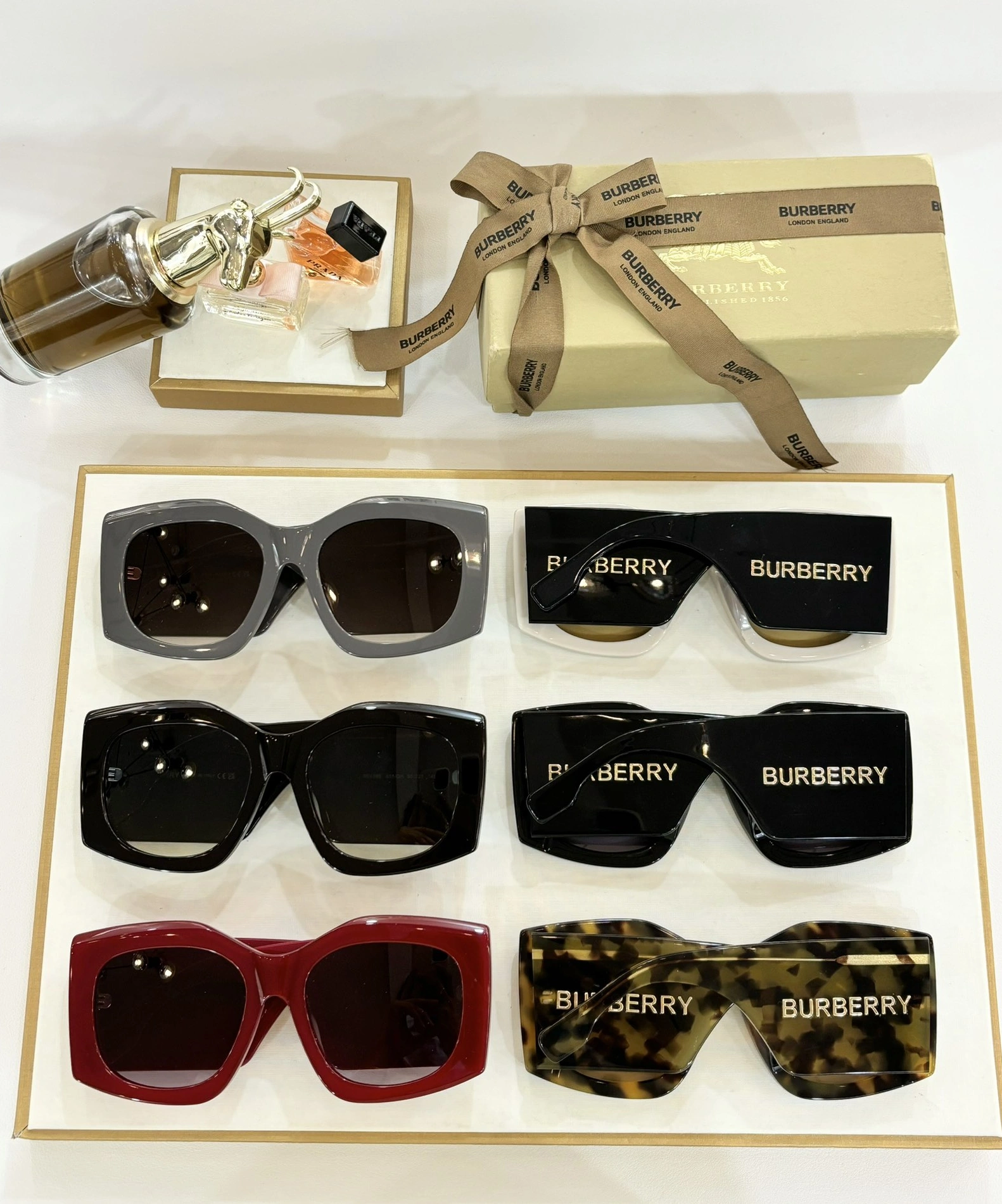 Burberry AAA Quality Sunglasses NewStyle 3335
