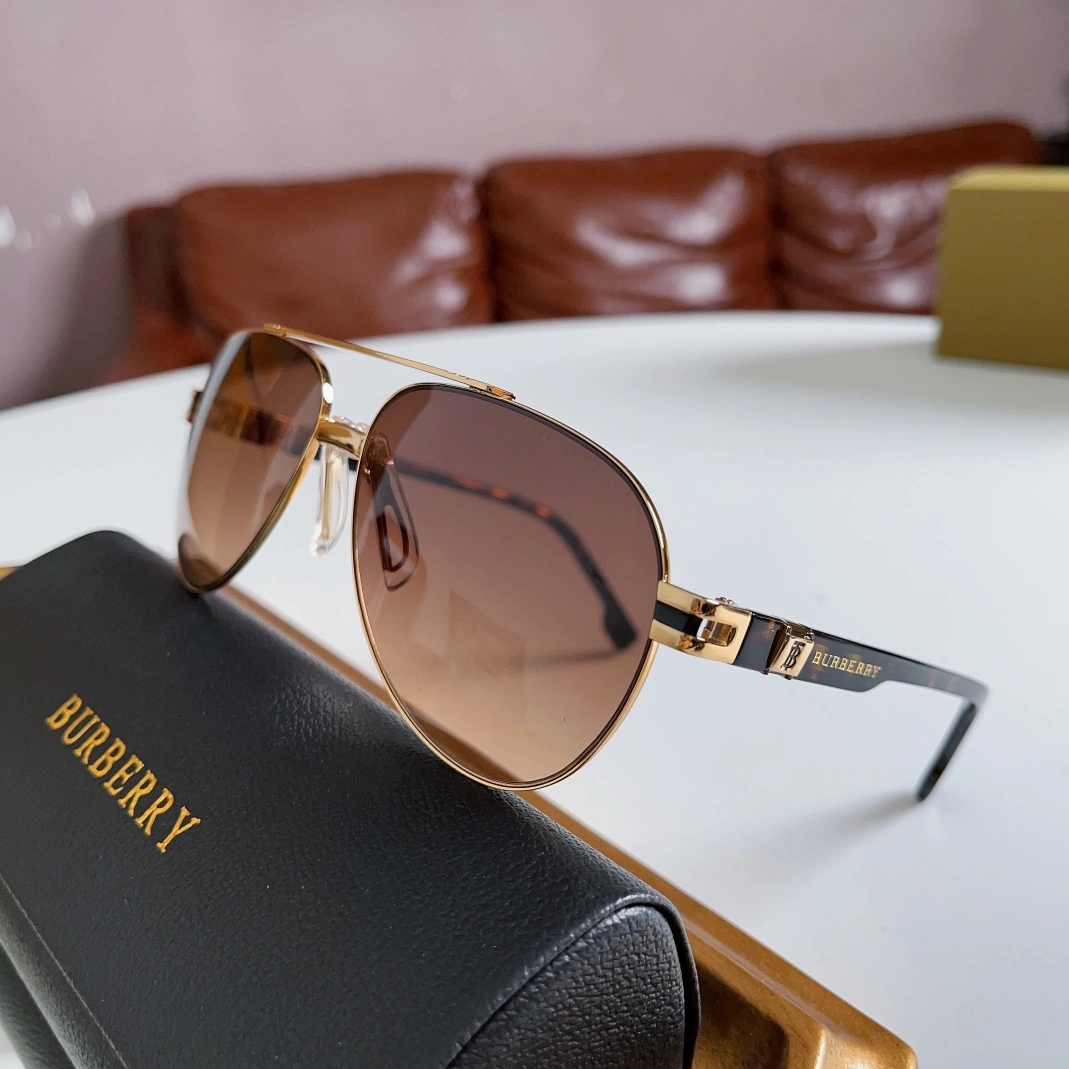 Burberry AAA Quality Sunglasses Practical 7650