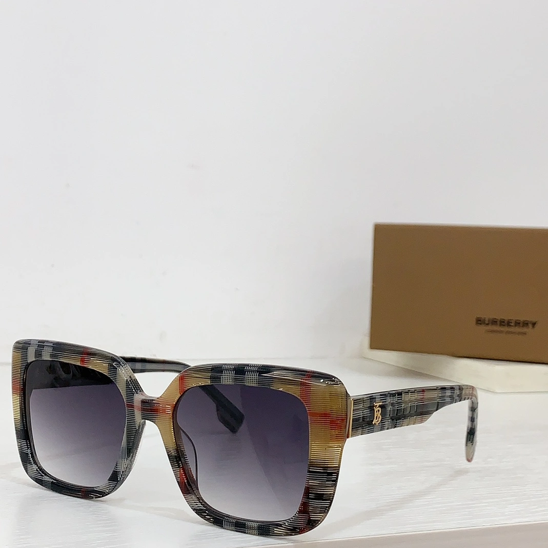 Burberry AAA Quality Sunglasses Refined 3392
