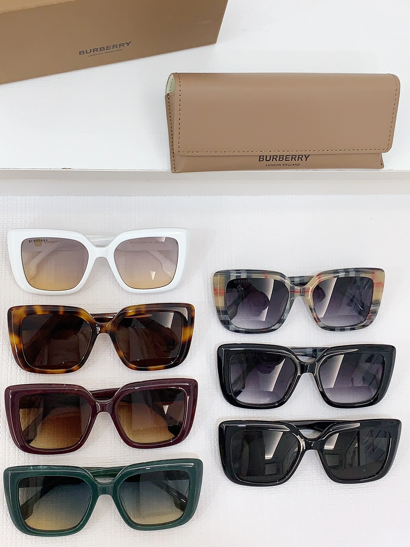 Burberry AAA Quality Sunglasses Refined 3392