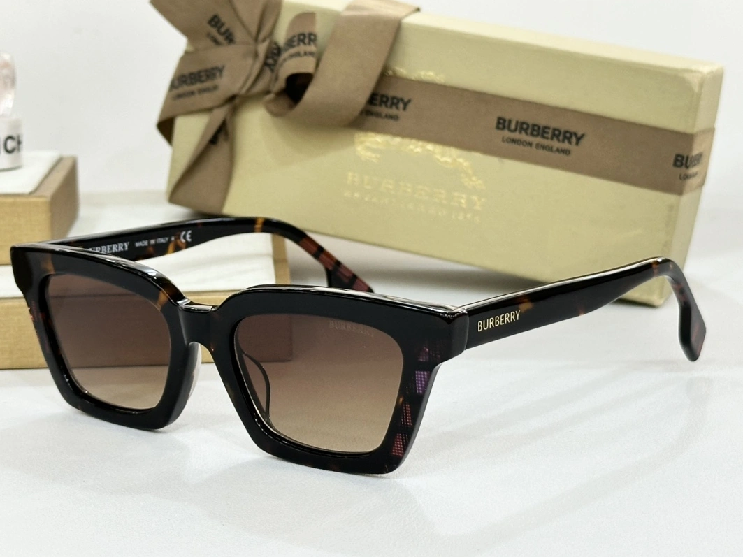 Burberry AAA Quality Sunglasses Refined 5465