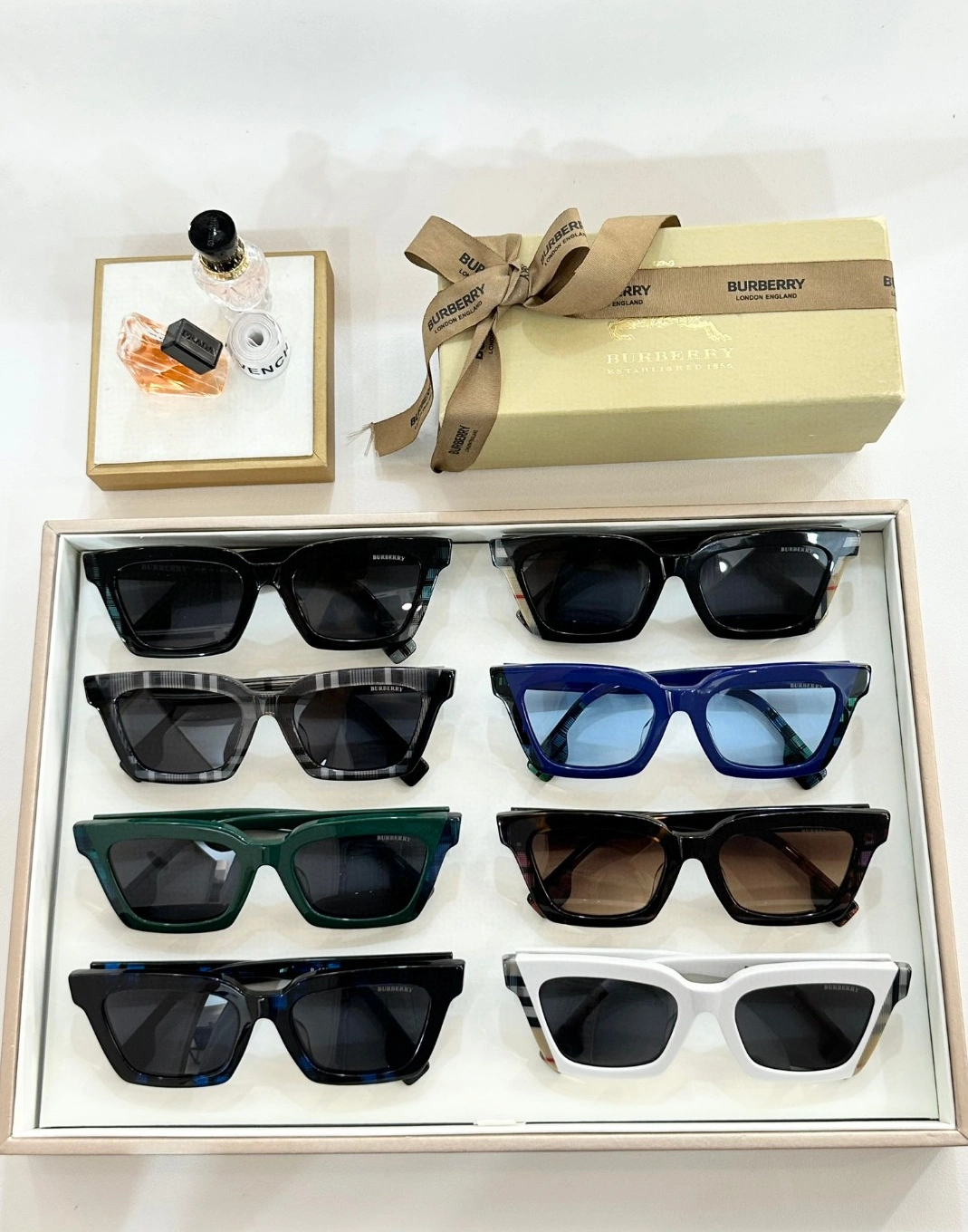 Burberry AAA Quality Sunglasses Refined 5465