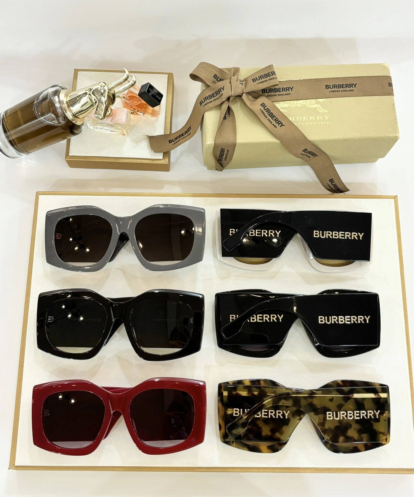 Burberry AAA Quality Sunglasses SmartChoice 7300