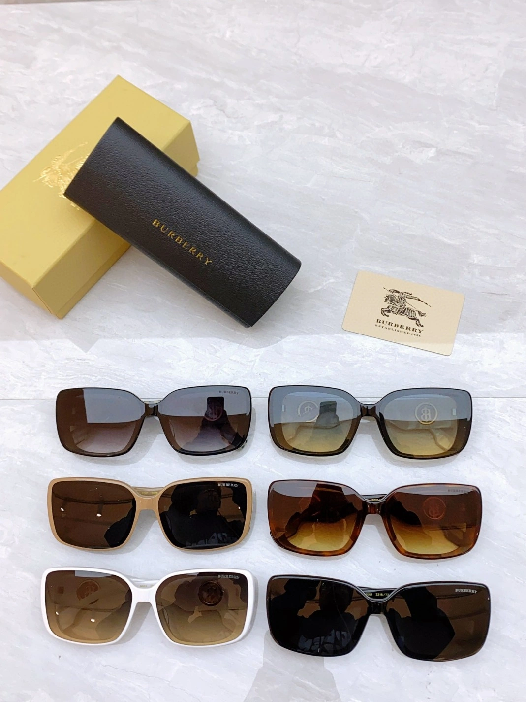 Burberry AAA Quality Sunglasses Stylish 1407