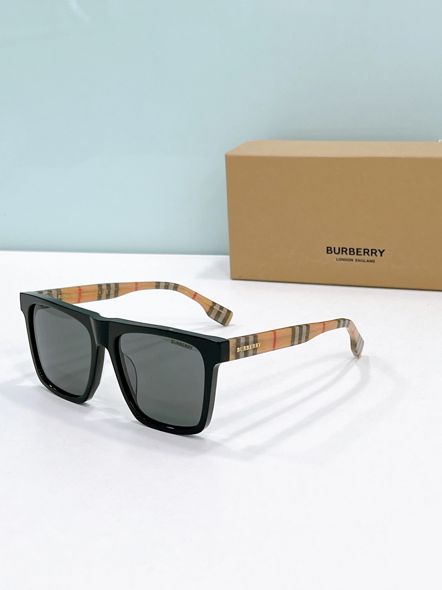 Burberry AAA Quality Sunglasses UrbanStyle 1230