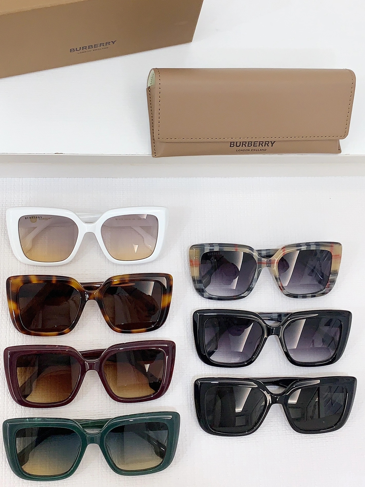 Burberry AAA Quality Sunglasses Versatile 2156