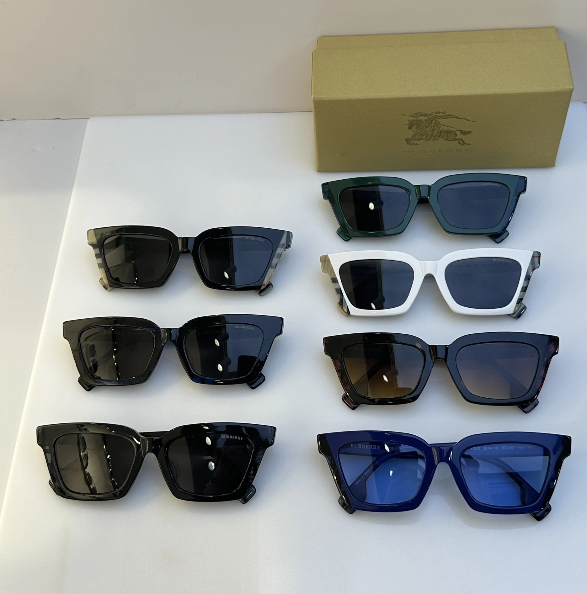 Burberry AAA Quality Sunglasses Versatile 6004