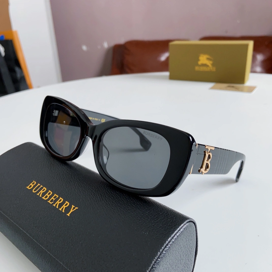 Burberry AAA Quality Sunglasses Vibrant 1638