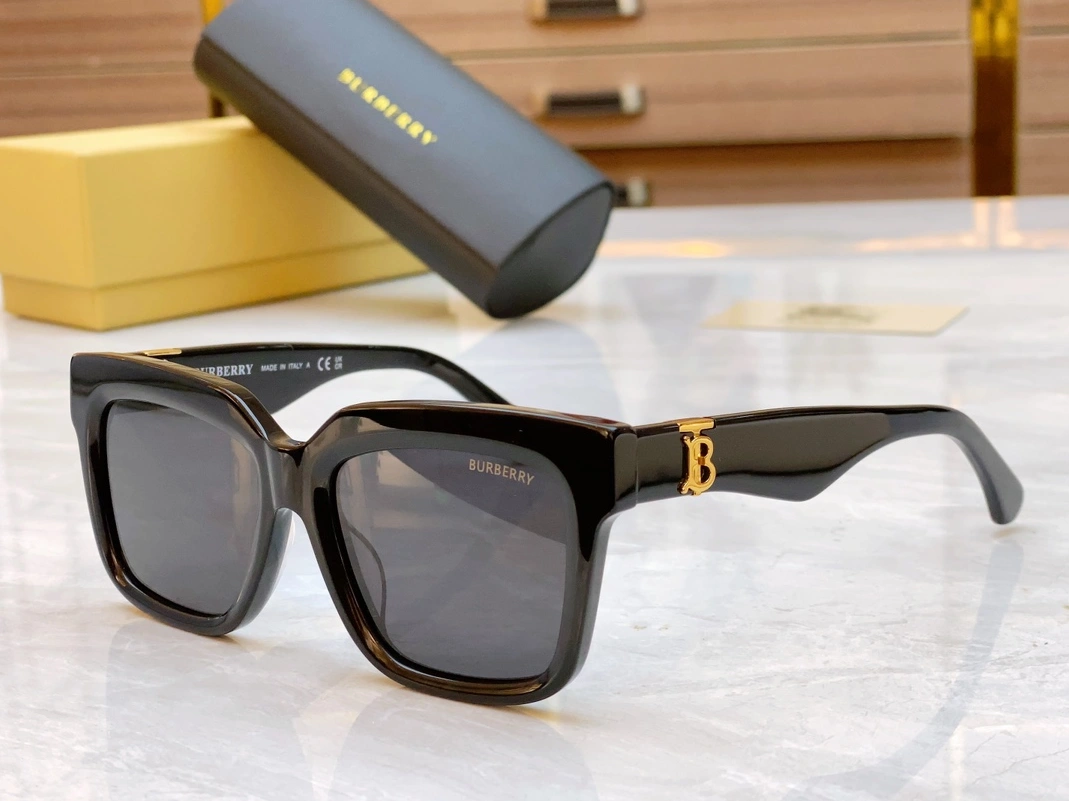 Burberry AAA Quality Sunglasses Vibrant 4473