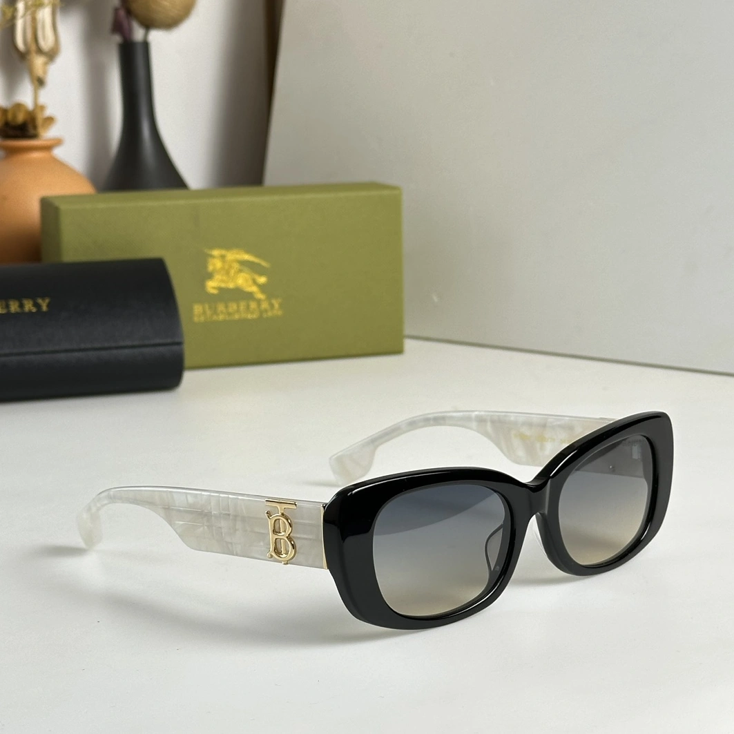 Burberry AAA Quality Sunglasses Vibrant 6063
