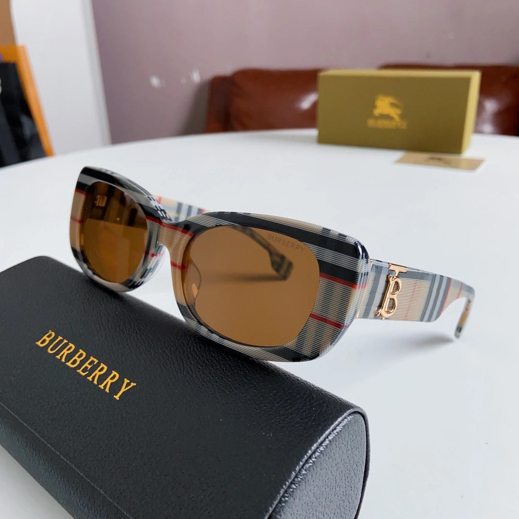 Burberry AAA Quality Sunglasses WellDesigned 6196
