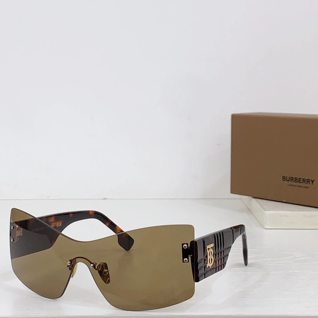Burberry AAA Quality Sunglasses WellDesigned 855