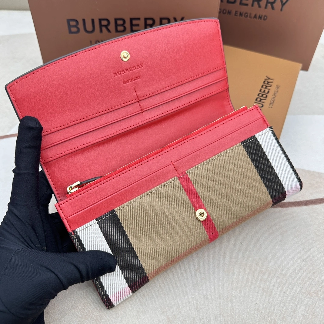 Burberry AAA Quality Wallets For Women BestValue 911