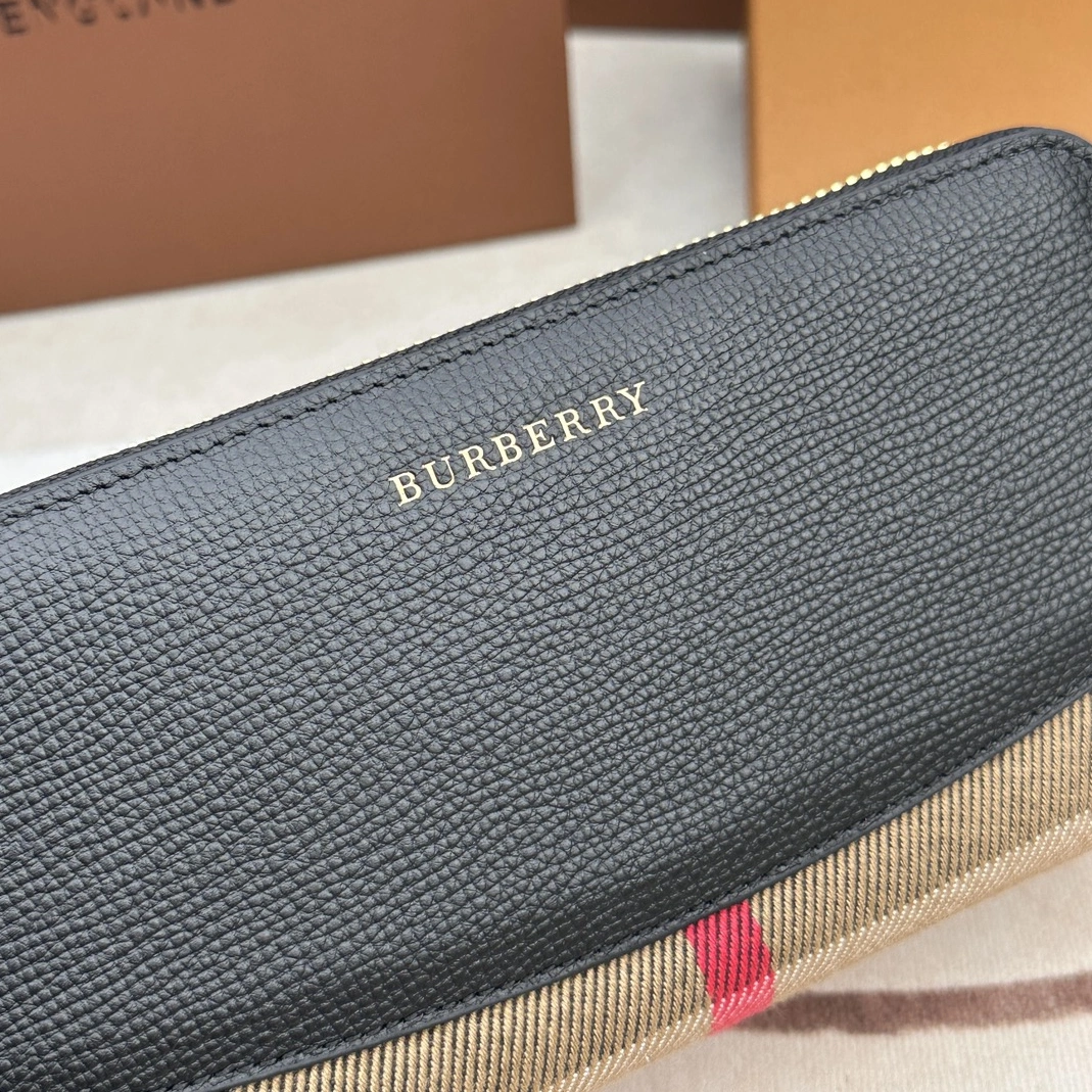 Burberry AAA Quality Wallets For Women Practical 1785