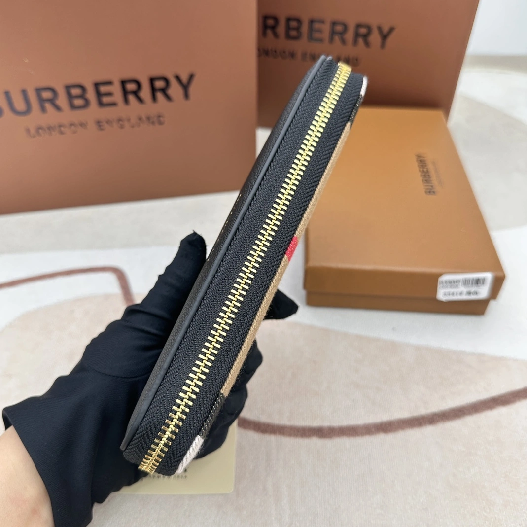 Burberry AAA Quality Wallets For Women Practical 1785