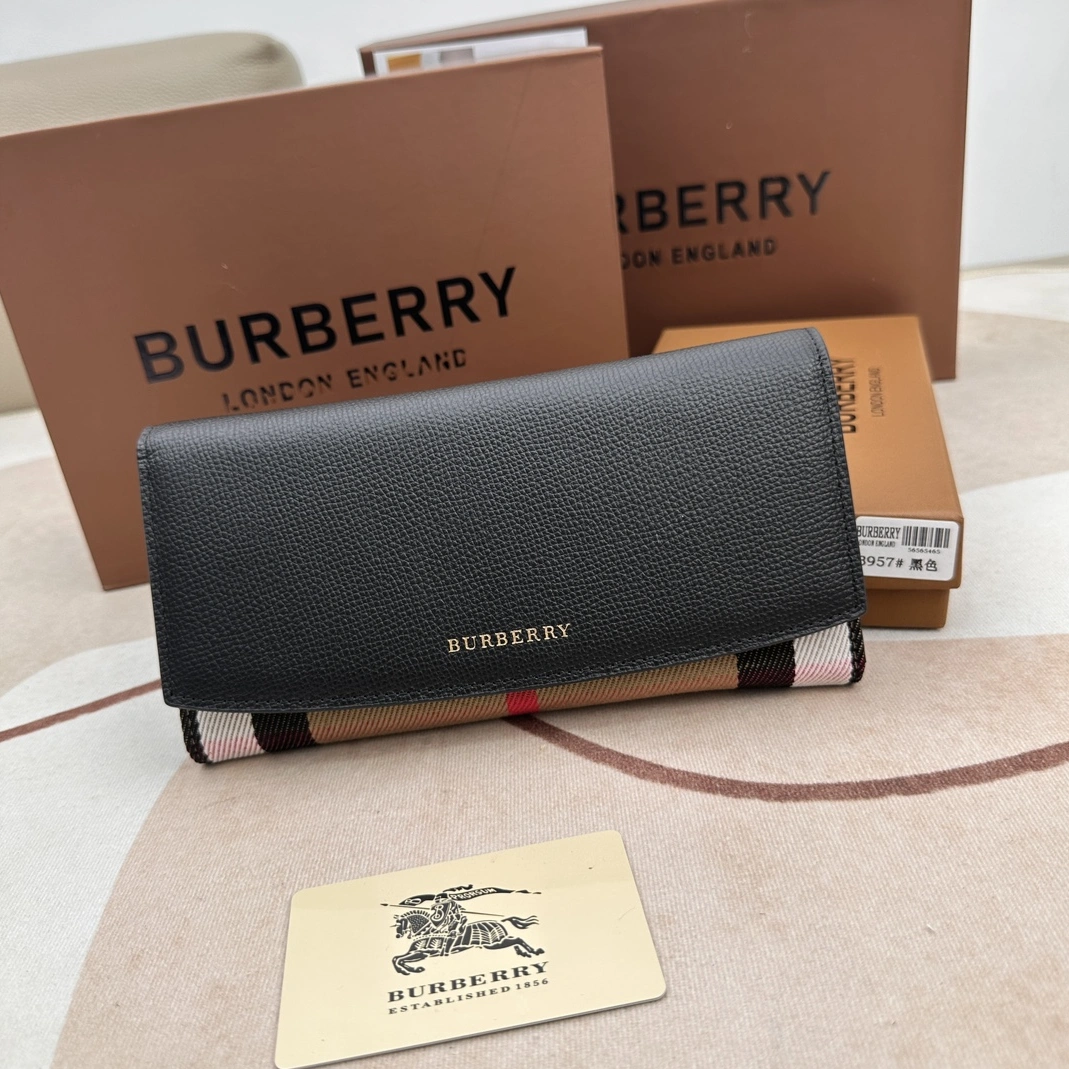 Burberry AAA Quality Wallets For Women Reliable 773