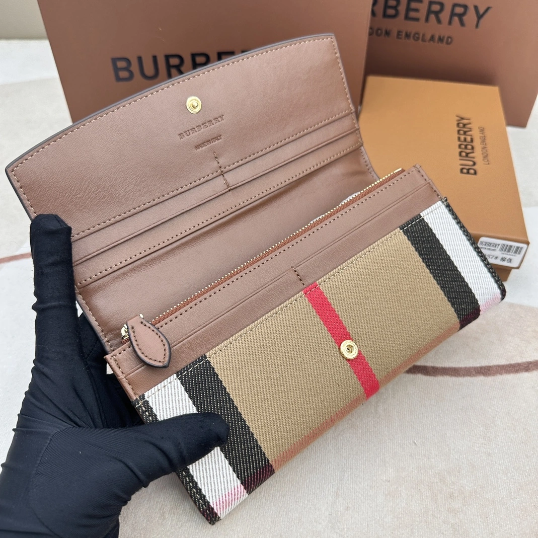 Burberry AAA Quality Wallets For Women TopPick 699