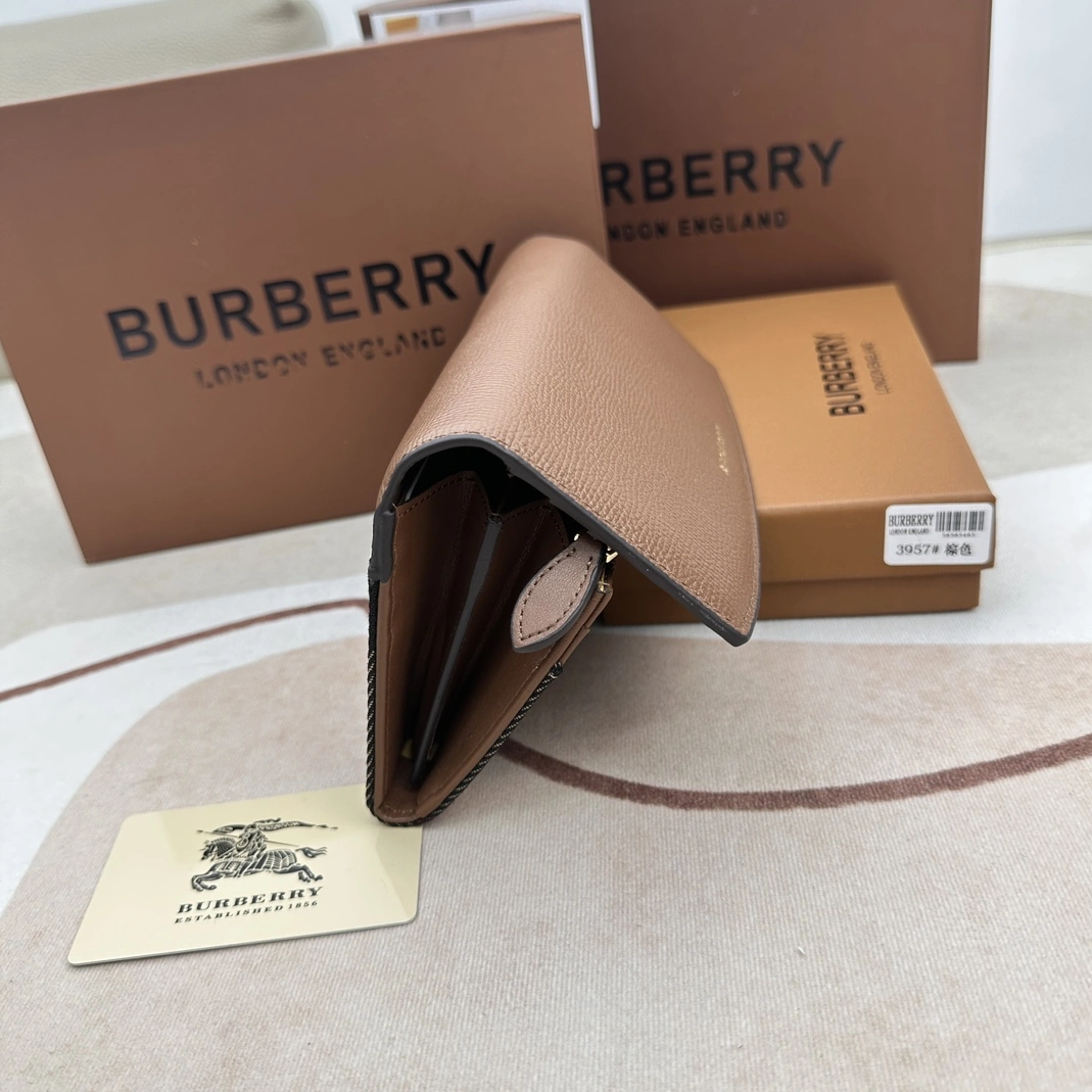 Burberry AAA Quality Wallets For Women TopPick 699