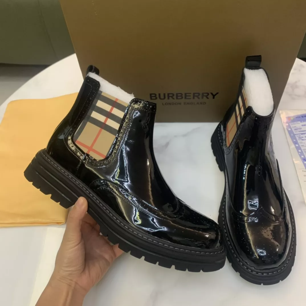 Burberry Boots For Men Flexible 2758