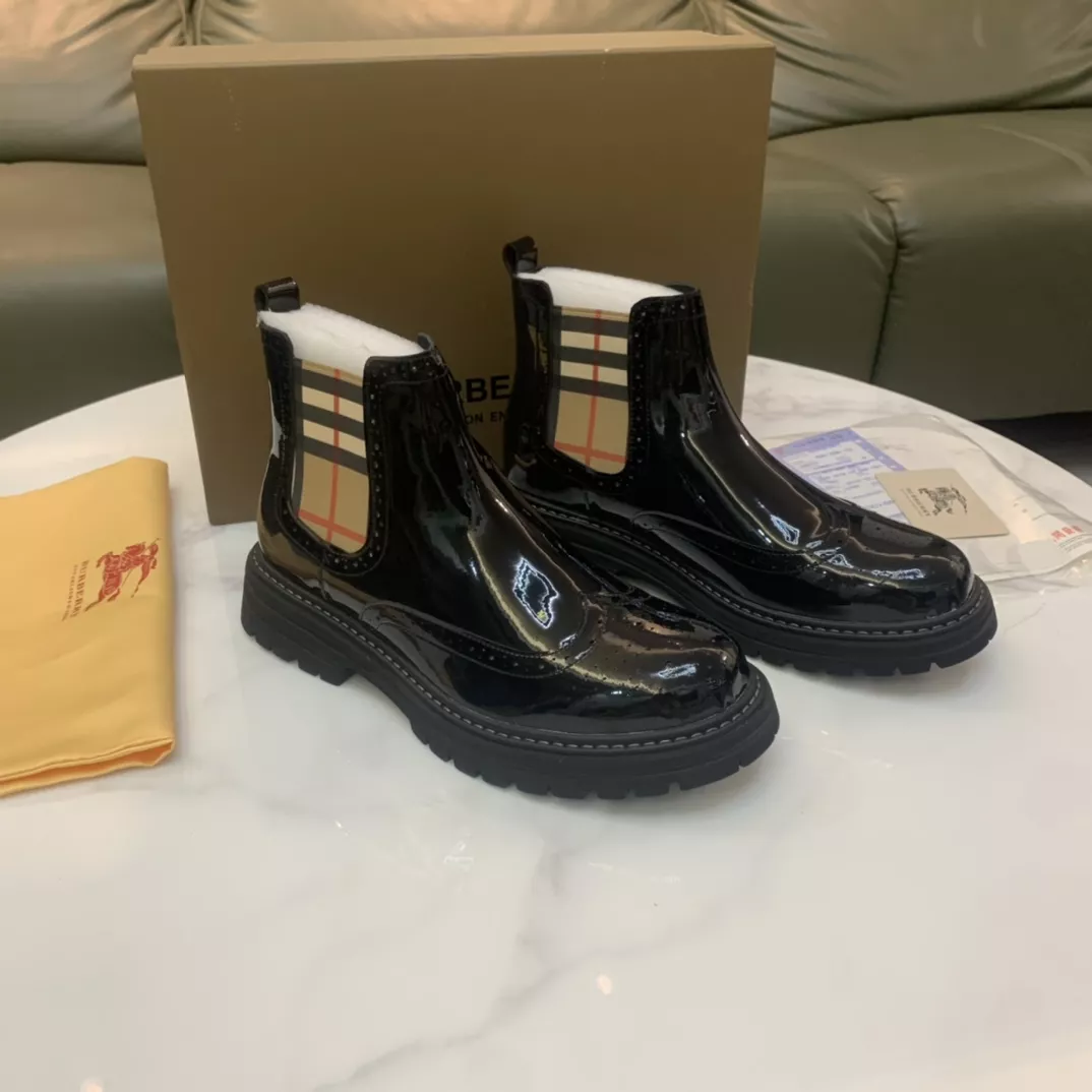 Burberry Boots For Men Flexible 2758