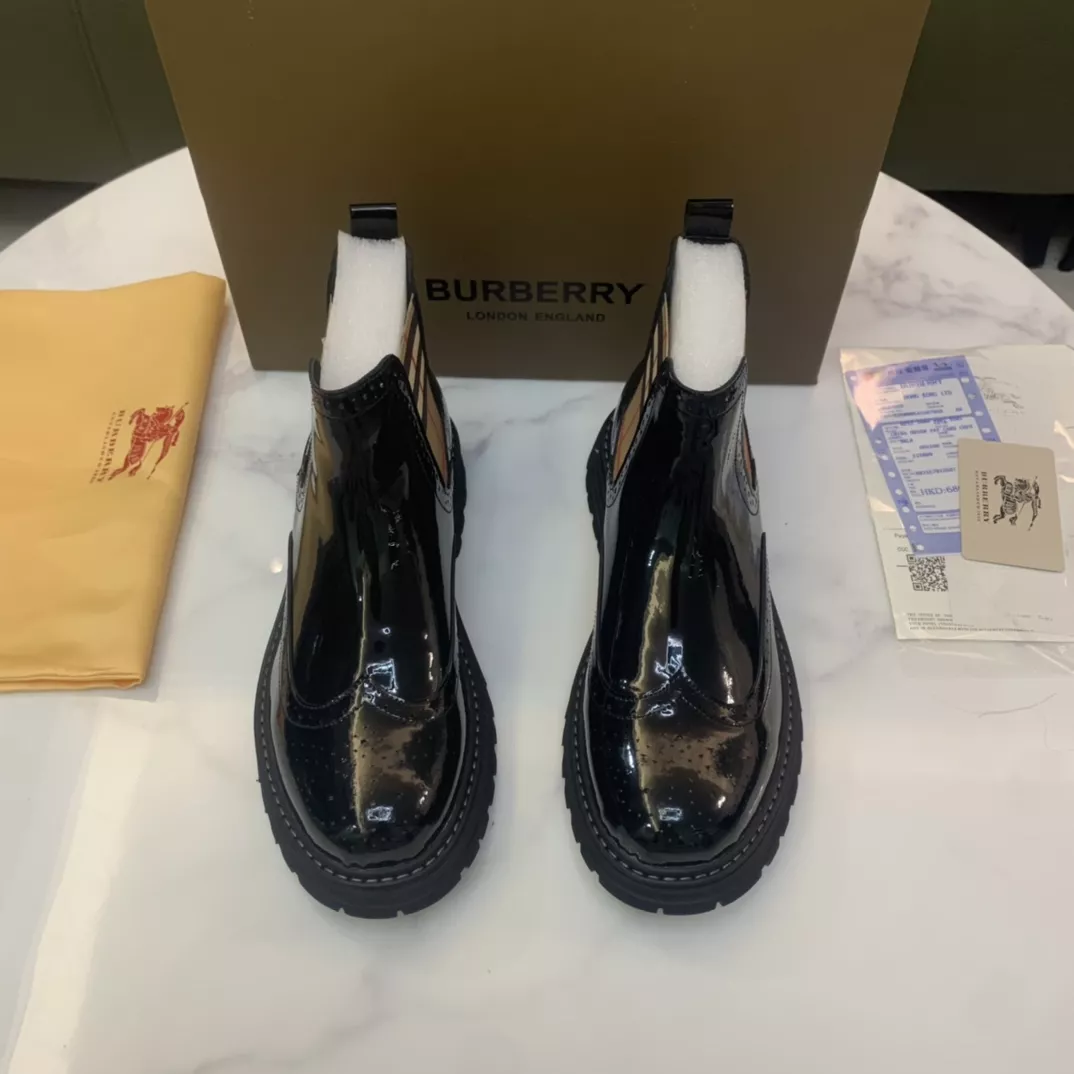 Burberry Boots For Men Flexible 2758