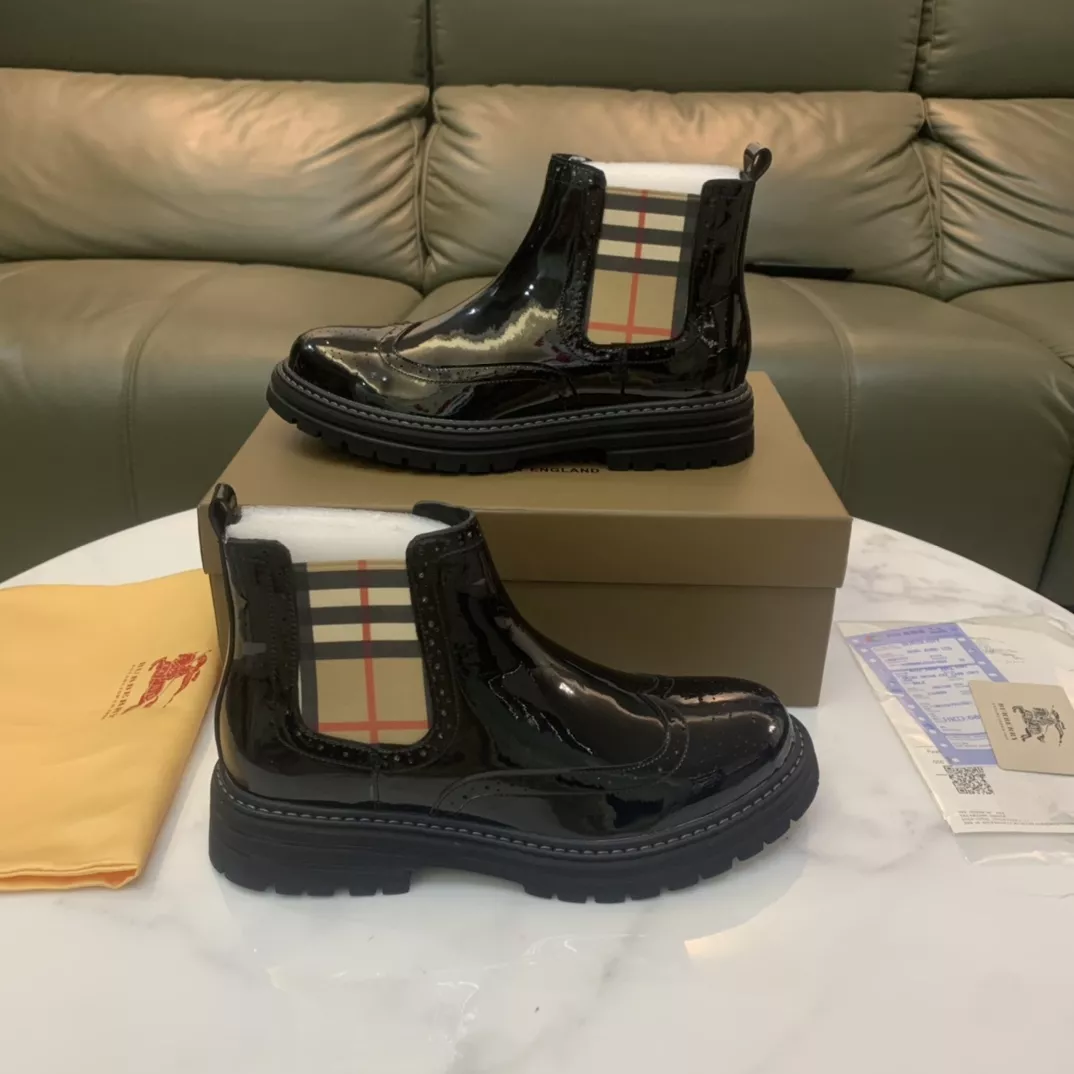 Burberry Boots For Men Flexible 2758