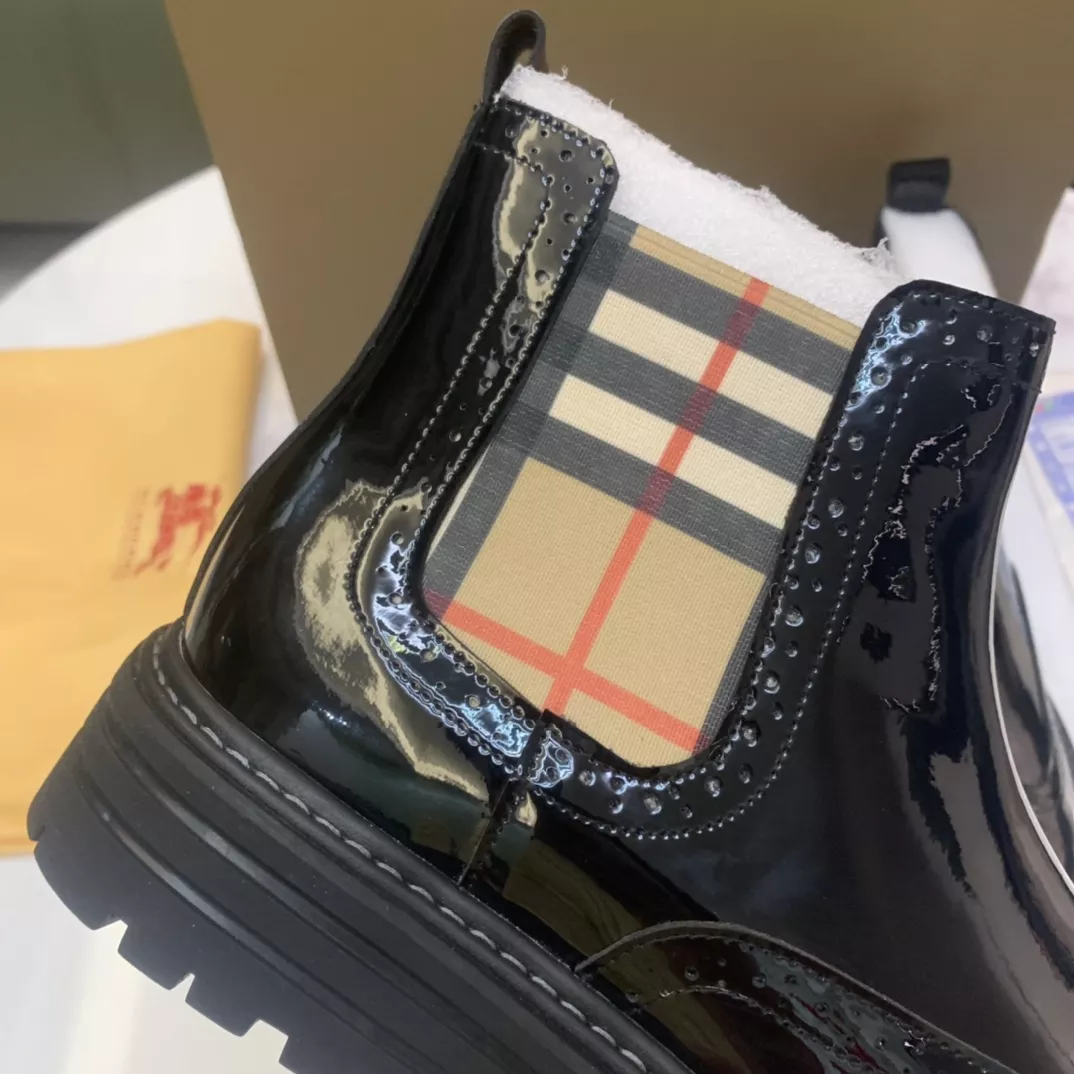 Burberry Boots For Men Flexible 2758
