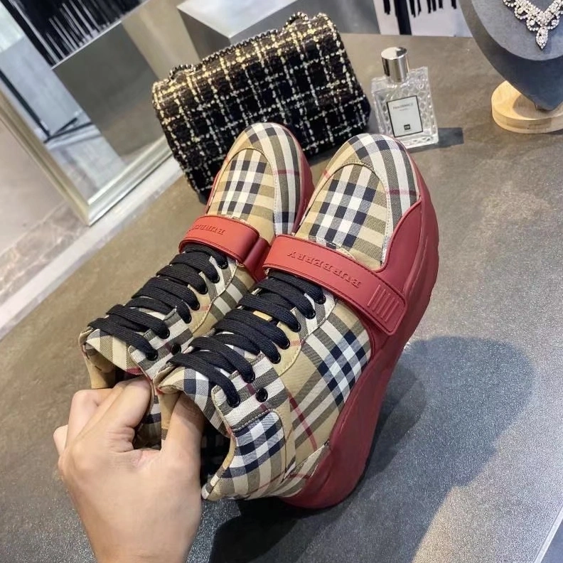 Burberry Boots For Men Minimalist 4222