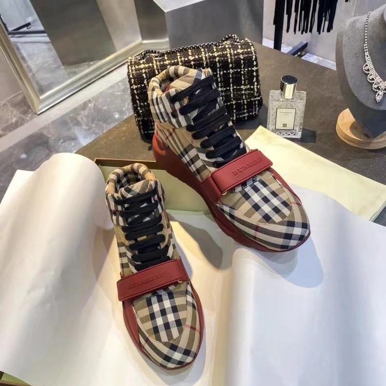 Burberry Boots For Men Minimalist 4222