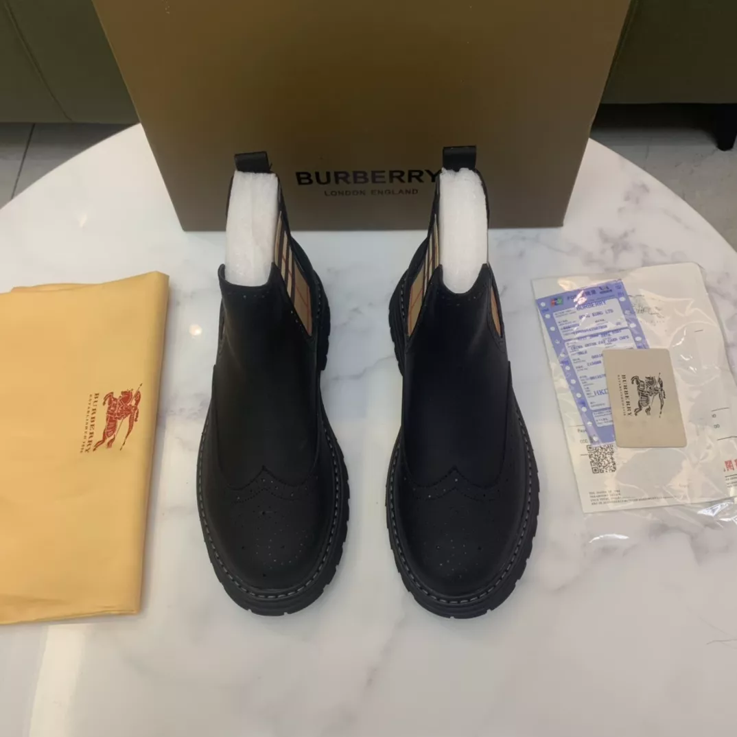 Burberry Boots For Men Versatile 4054
