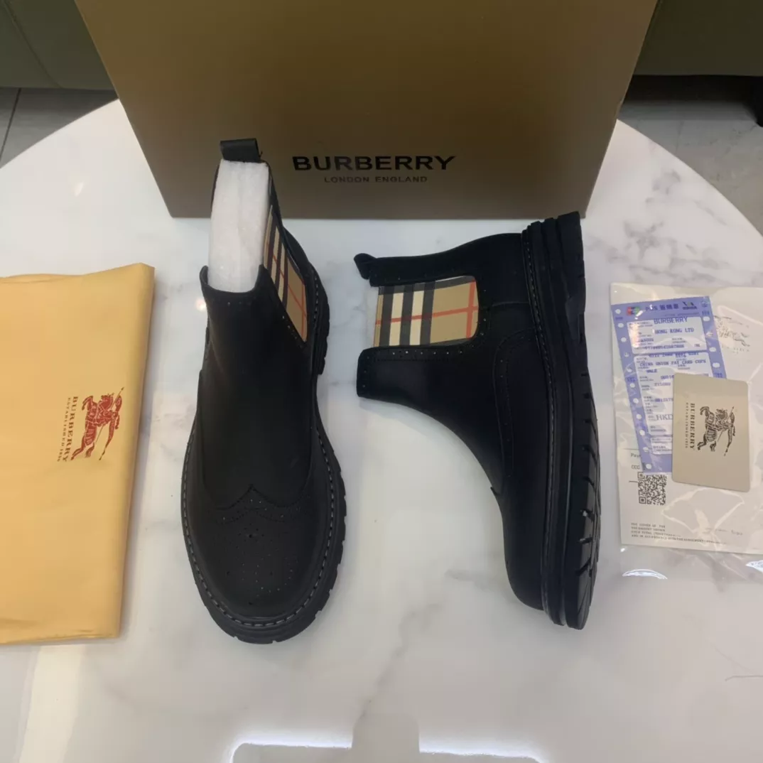 Burberry Boots For Men Versatile 4054