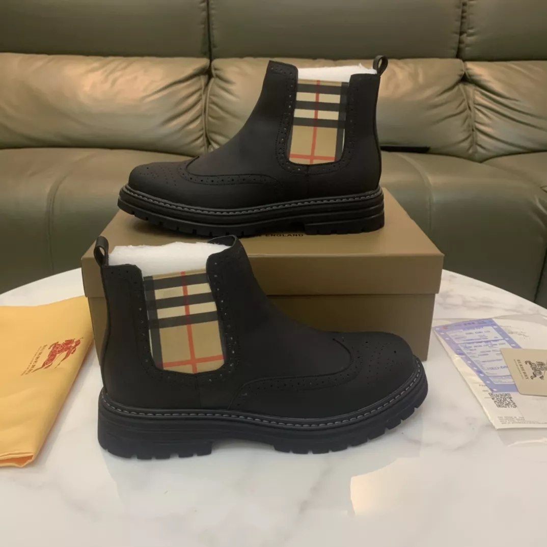 Burberry Boots For Men Versatile 4054