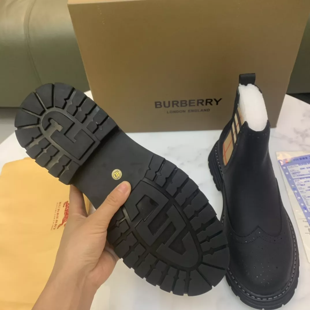 Burberry Boots For Men Versatile 4054