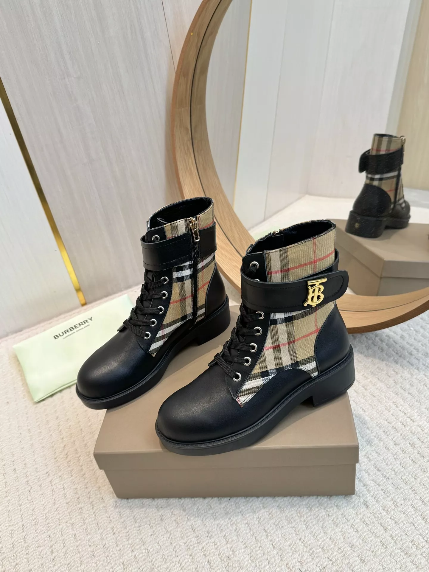 Burberry Boots For Women Bold 3626