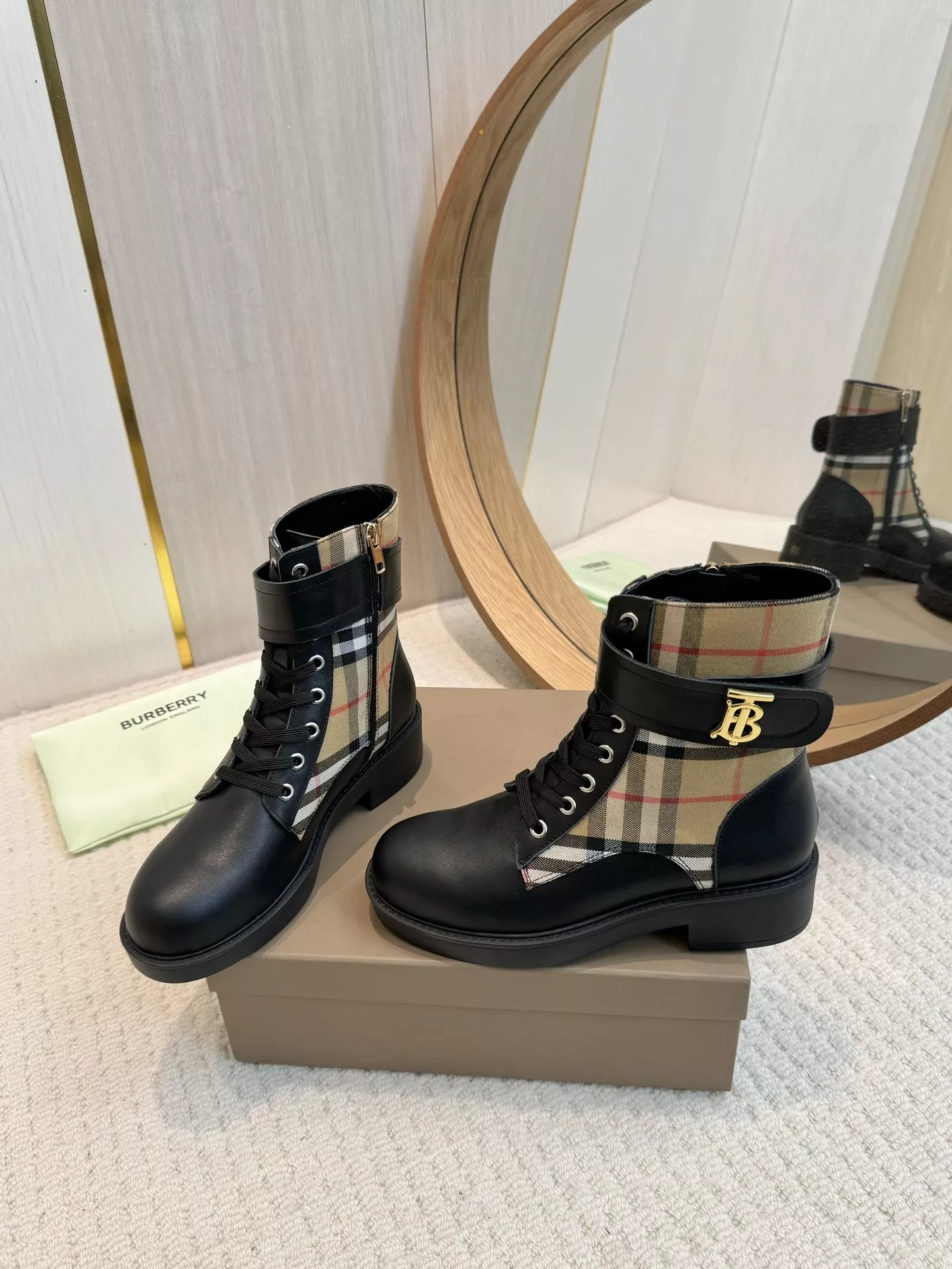 Burberry Boots For Women Bold 3626