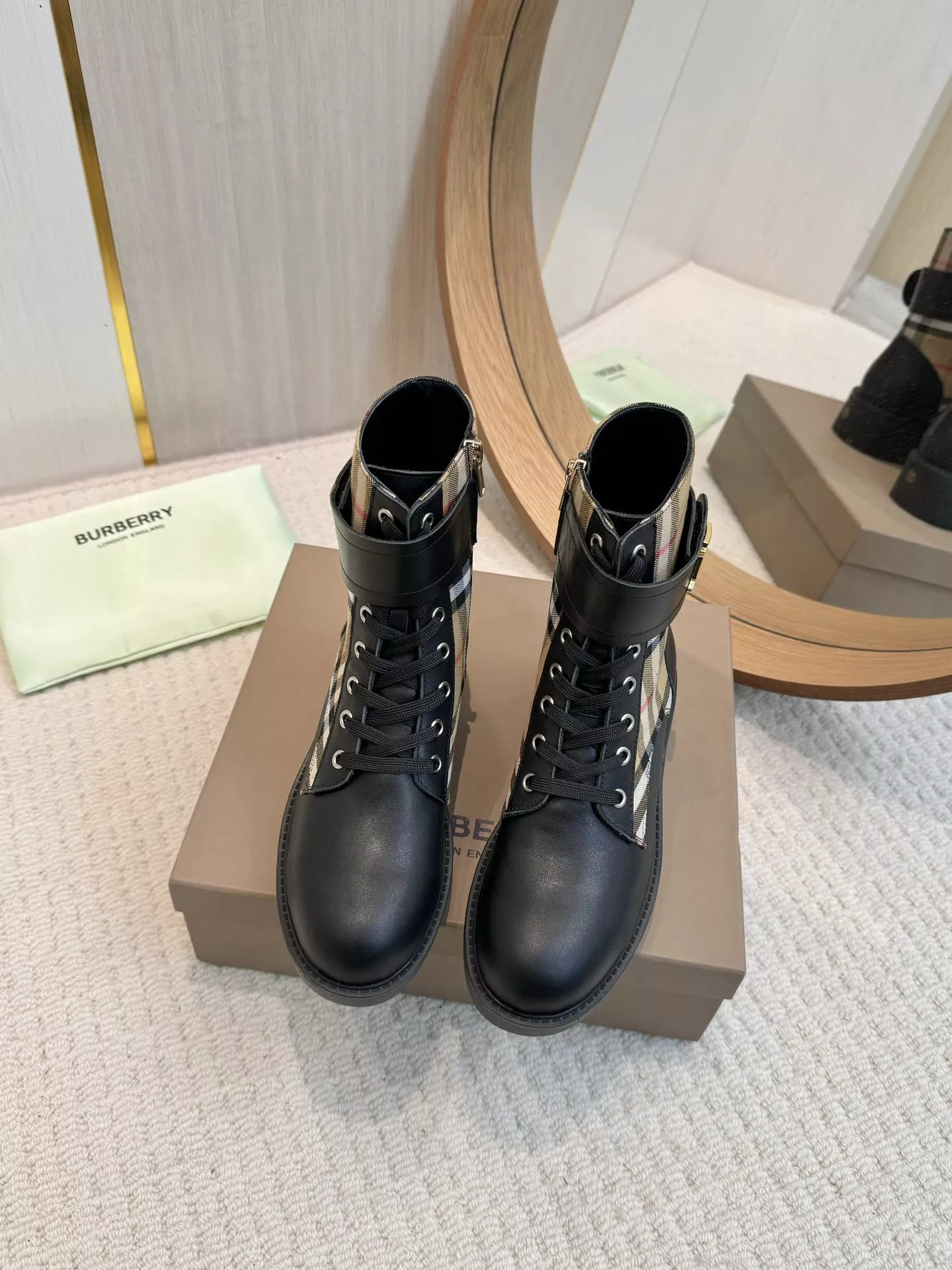 Burberry Boots For Women Bold 3626