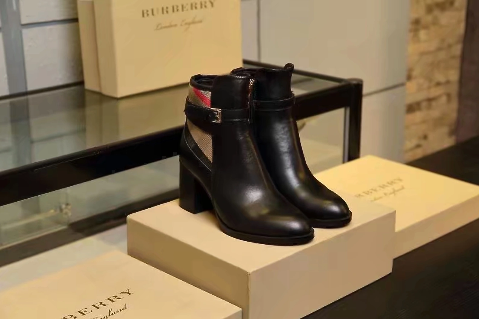 Burberry Boots For Women Lightweight 9224