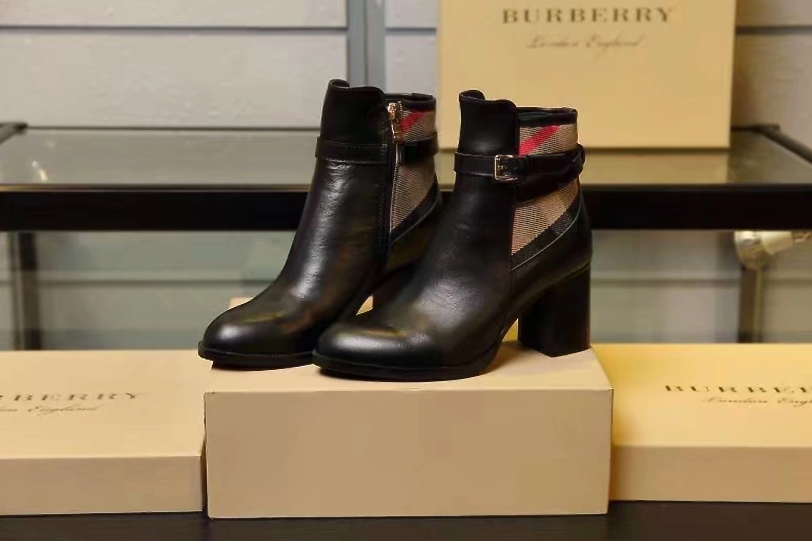 Burberry Boots For Women Lightweight 9224