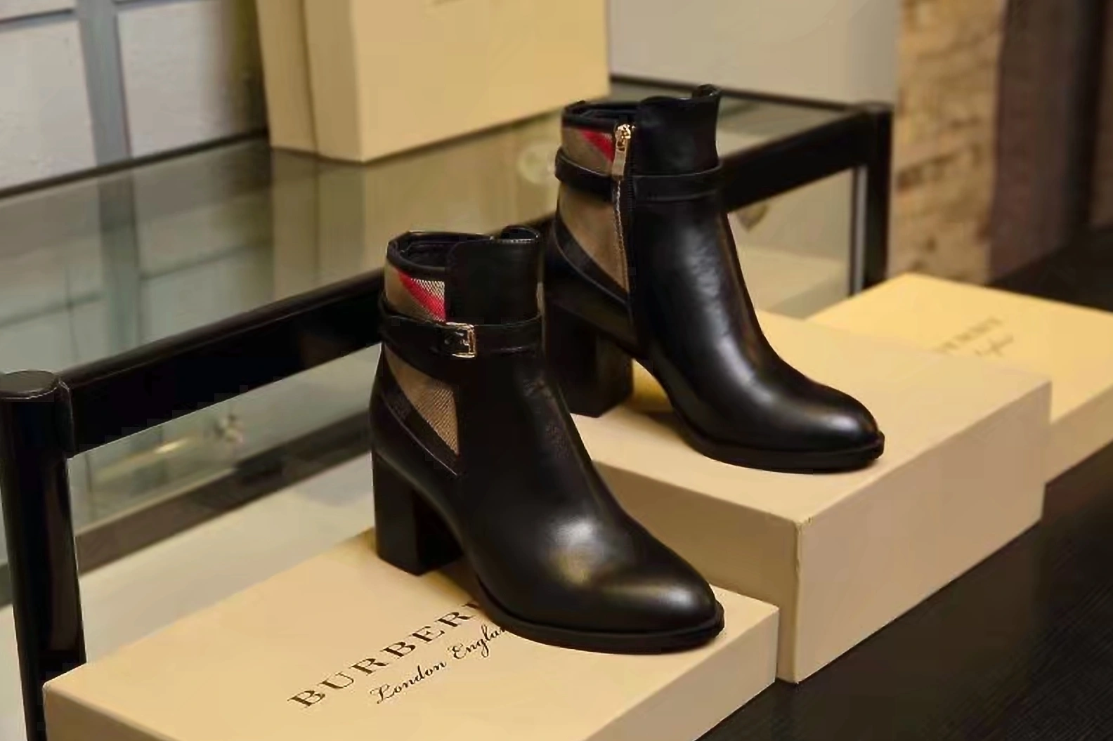 Burberry Boots For Women Lightweight 9224